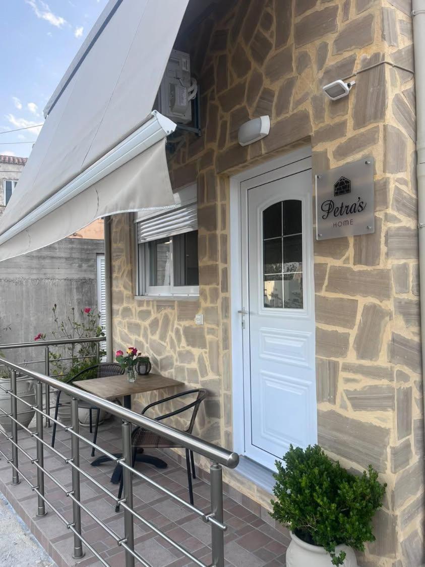 Petra's Charming Home, 500m To